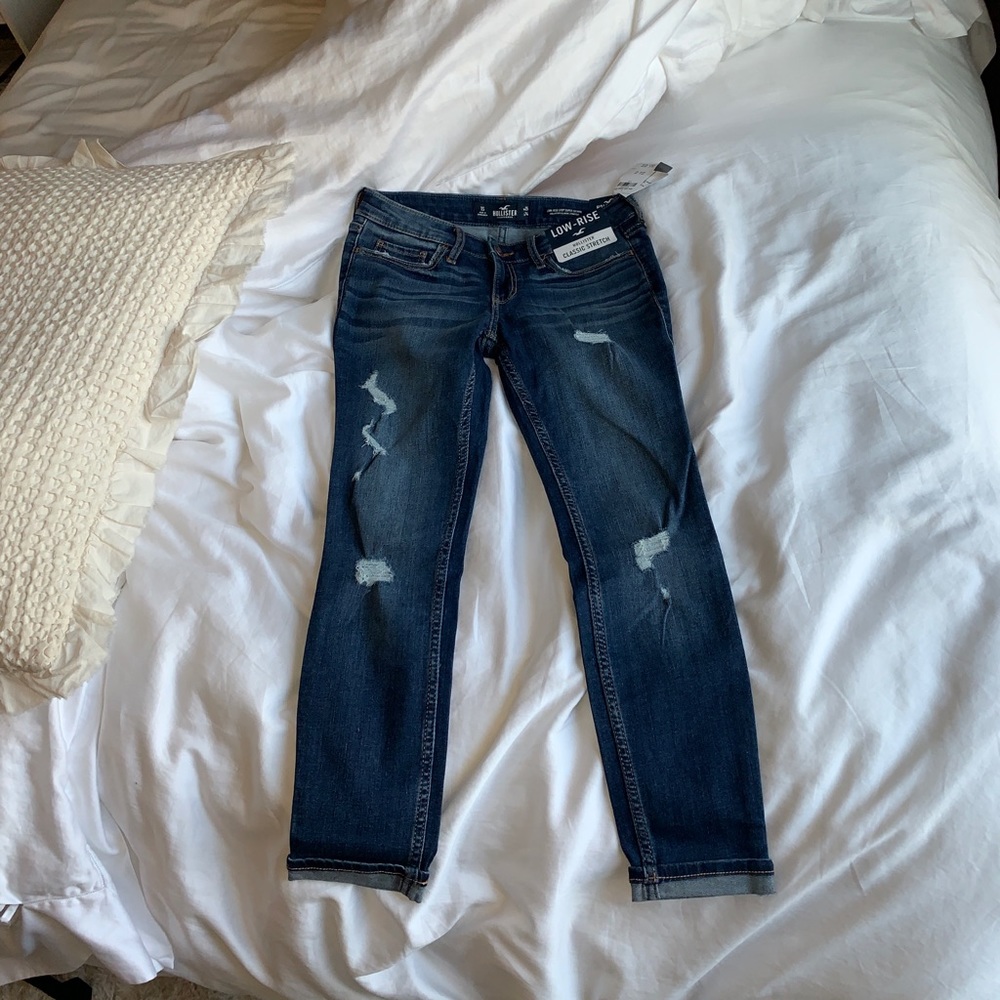 Hollister low-rise crop super skinny size 1s